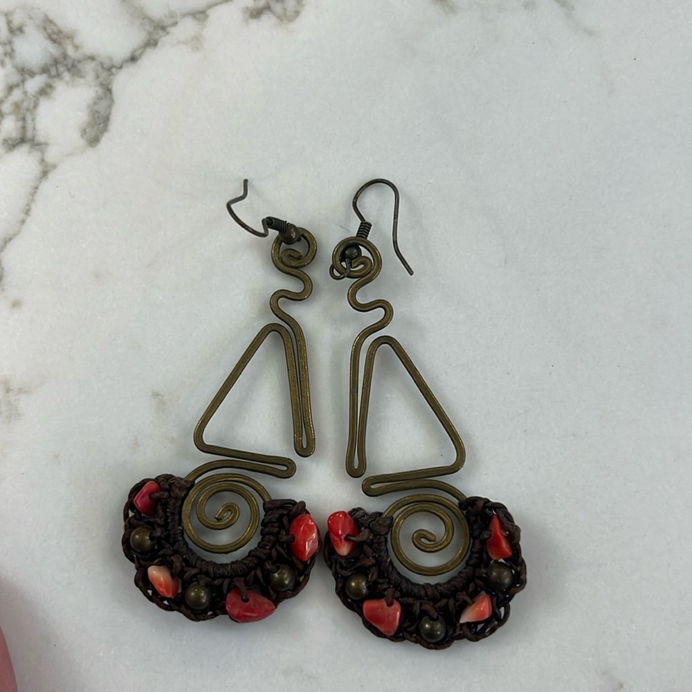 Brass and brown geometric wire earrings